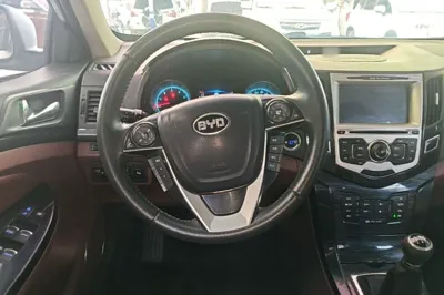BYD Surui