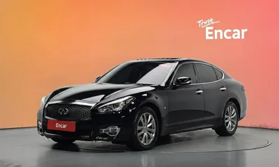 Infiniti Q70