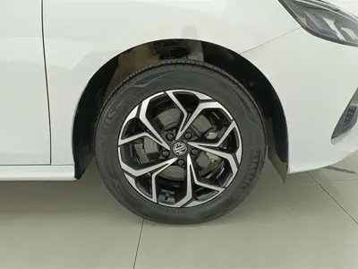 MG MG5