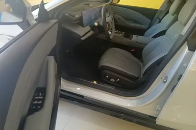 Geely Galaxy E8