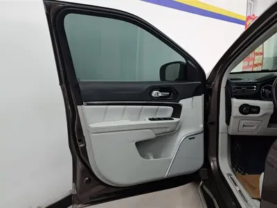 Jeep Grand Commander