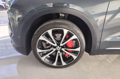 Nio ES8