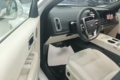 Li Auto L6
