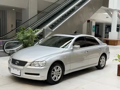 Toyota Reiz
