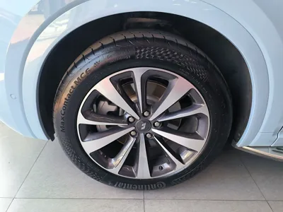 Li Auto ONE