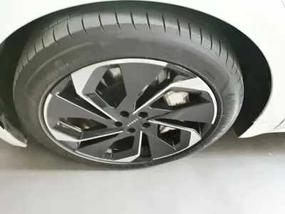 Zeekr 001