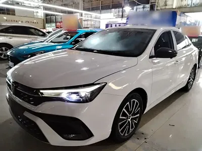 Roewe i5