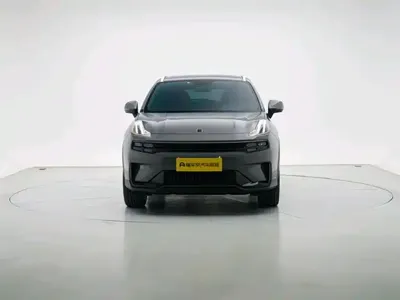 Lynk & Co 06