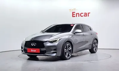 Infiniti Q30