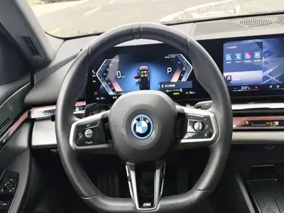 BMW i5
