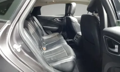Chrysler 200