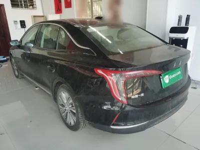 Hongqi E-QM5
