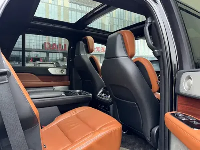 Lincoln Navigator