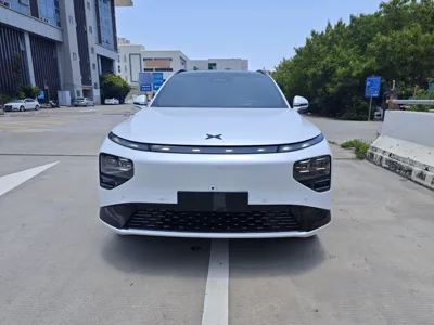 Xpeng G9