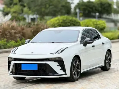 Lynk & Co 03