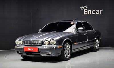 Jaguar XJ-8