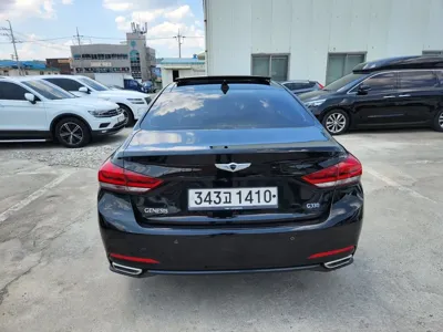 Hyundai Genesis