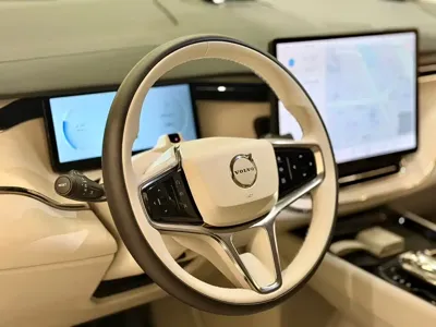 Volvo EM90