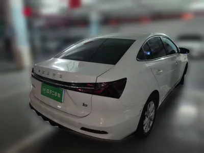 Roewe i5