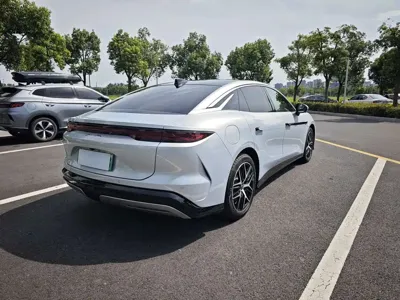 BYD 汉L