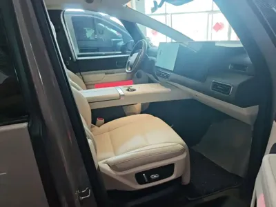 Li Auto Li MEGA
