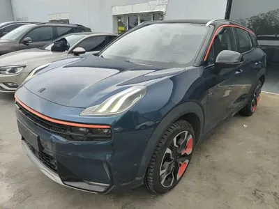 Lynk & Co 06