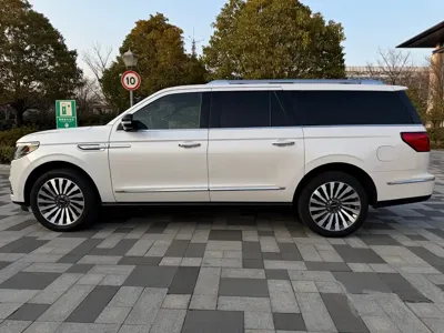Lincoln Navigator