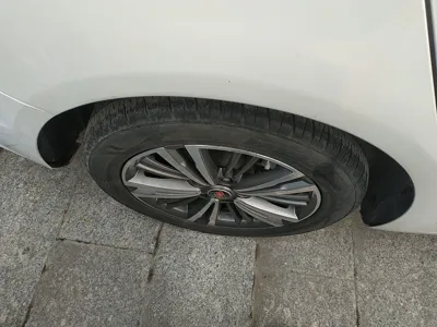 Roewe i5