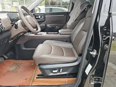 Wuling Xingguang 560