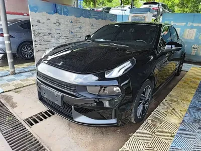 Lynk & Co 03