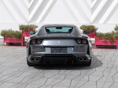 Ferrari 812