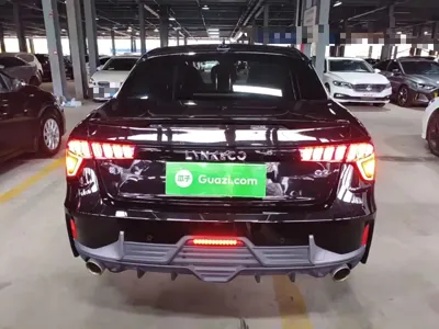 Lynk & Co 03