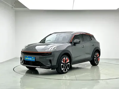 Lynk & Co 06