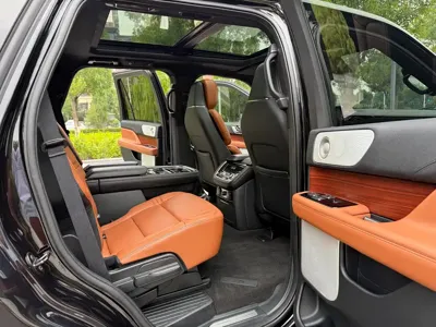 Lincoln Navigator