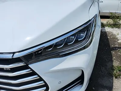 BYD MAX