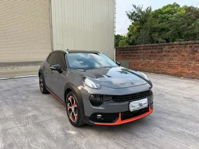 Lynk & Co 02