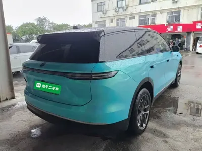 Nio ES8