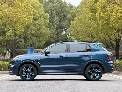 Lynk & Co 01