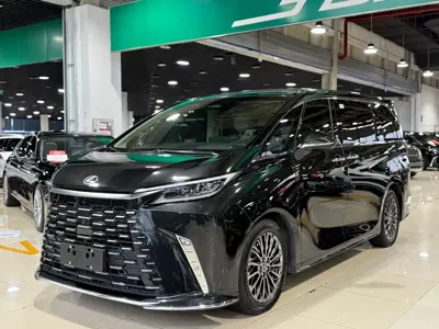 Lexus LM