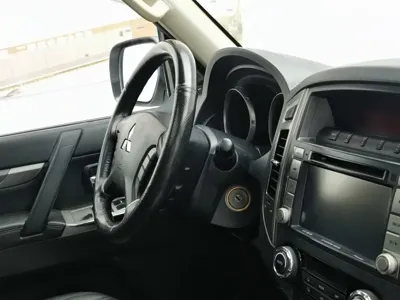 Mitsubishi Pajero (Import)
