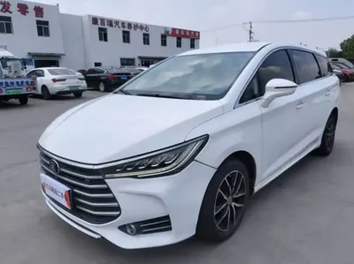BYD MAX