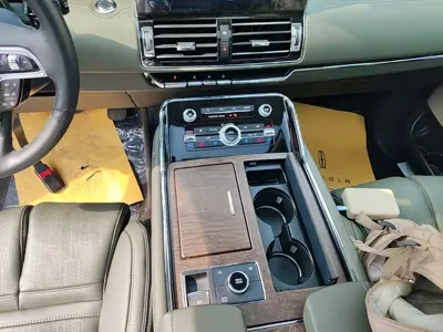 Lincoln Navigator