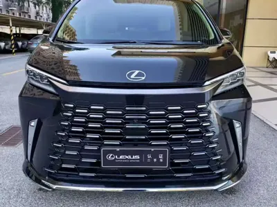 Lexus LM