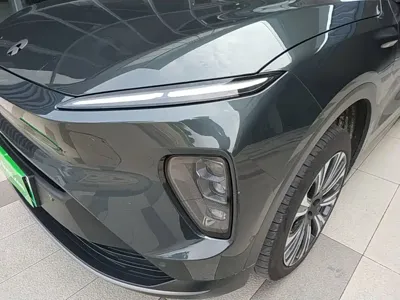 Nio ES8