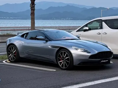 Aston Martin DB11