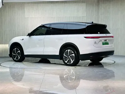 Nio ES8