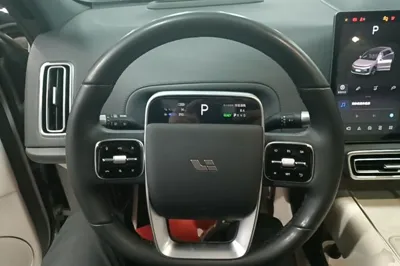 Li Auto L6