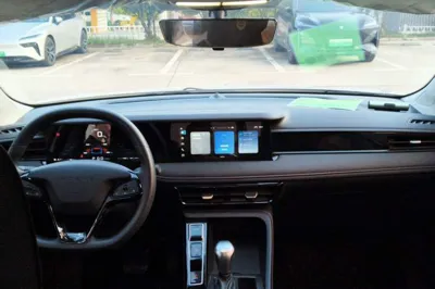 Roewe i5