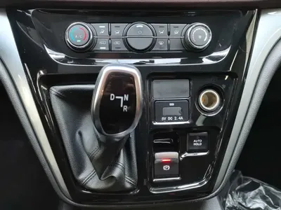 JAC Refine Refine M3