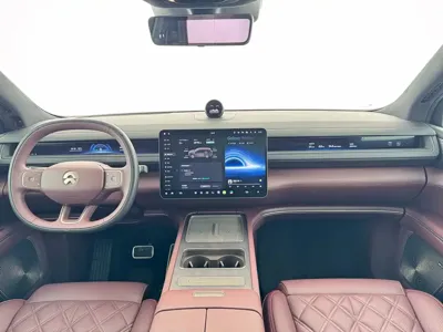 Nio ES8